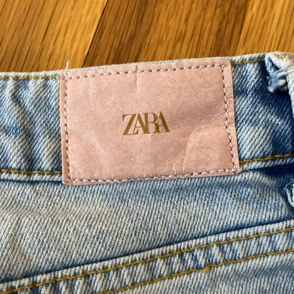 Zara Women’s Blue Jeans Size 4